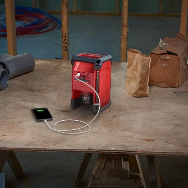 28112025692a07d89ab0c Elektro Dot Professional Aku. radio-punjač 12V/230V - M12RCDAB+-0 4933472114