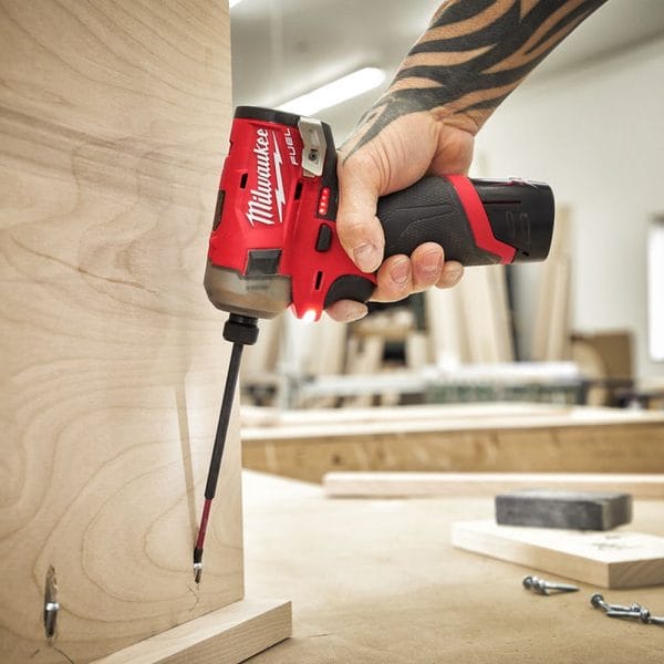 28112025692a07eb32246 Elektro Dot Professional Aku. udarni odvijač hidraulični 1/4” 12V 2Ah - M12FQID-202X 4933464973