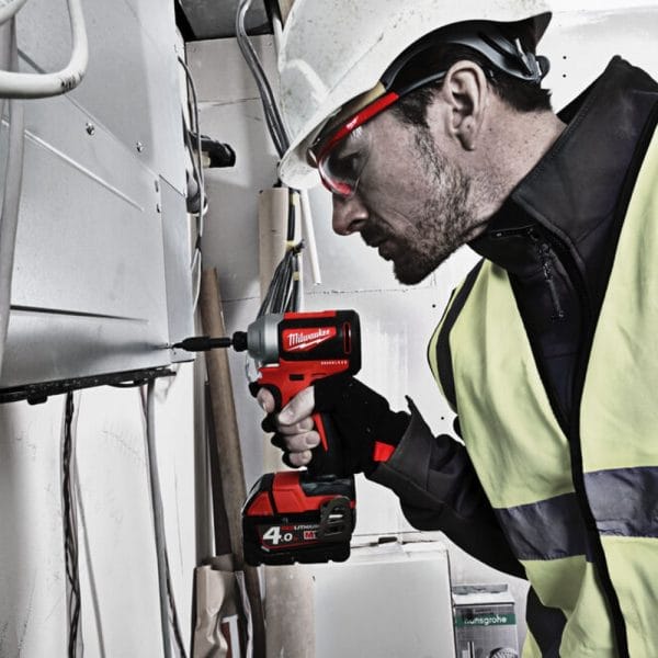 28112025692a07f0925de Elektro Dot Professional Aku. udarni odvijač 1/4” 18V - M18CBLID-402C 4933464534